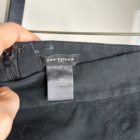 Ann‎ Taylor pencil Skirt-size 4- black knee length - Picture 2 of 4